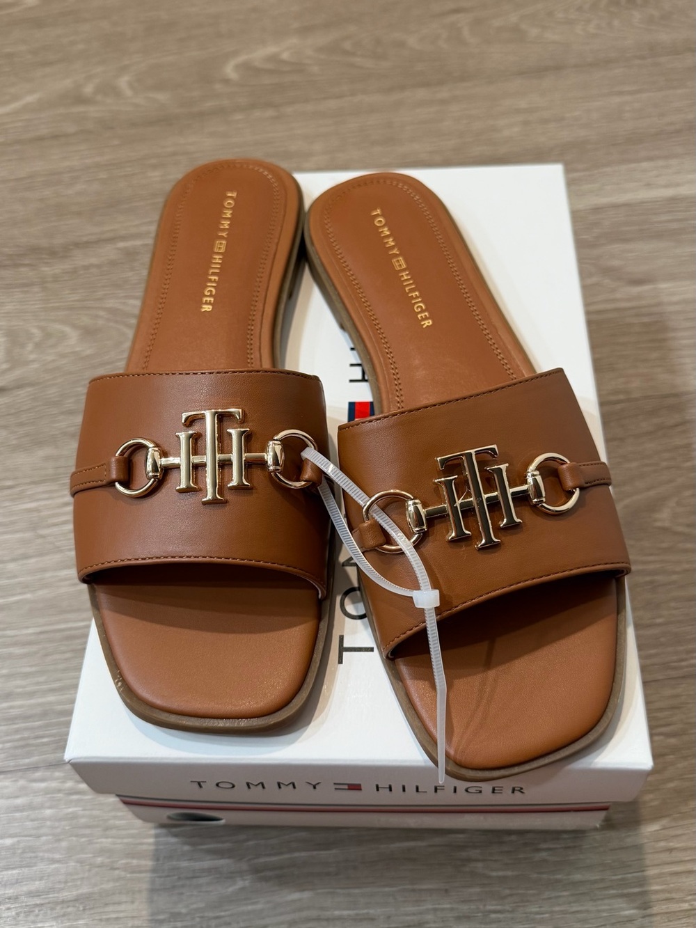 Tommy Hilfiger Pipper Brown Gold Logo Slide Sandals Size 9 New